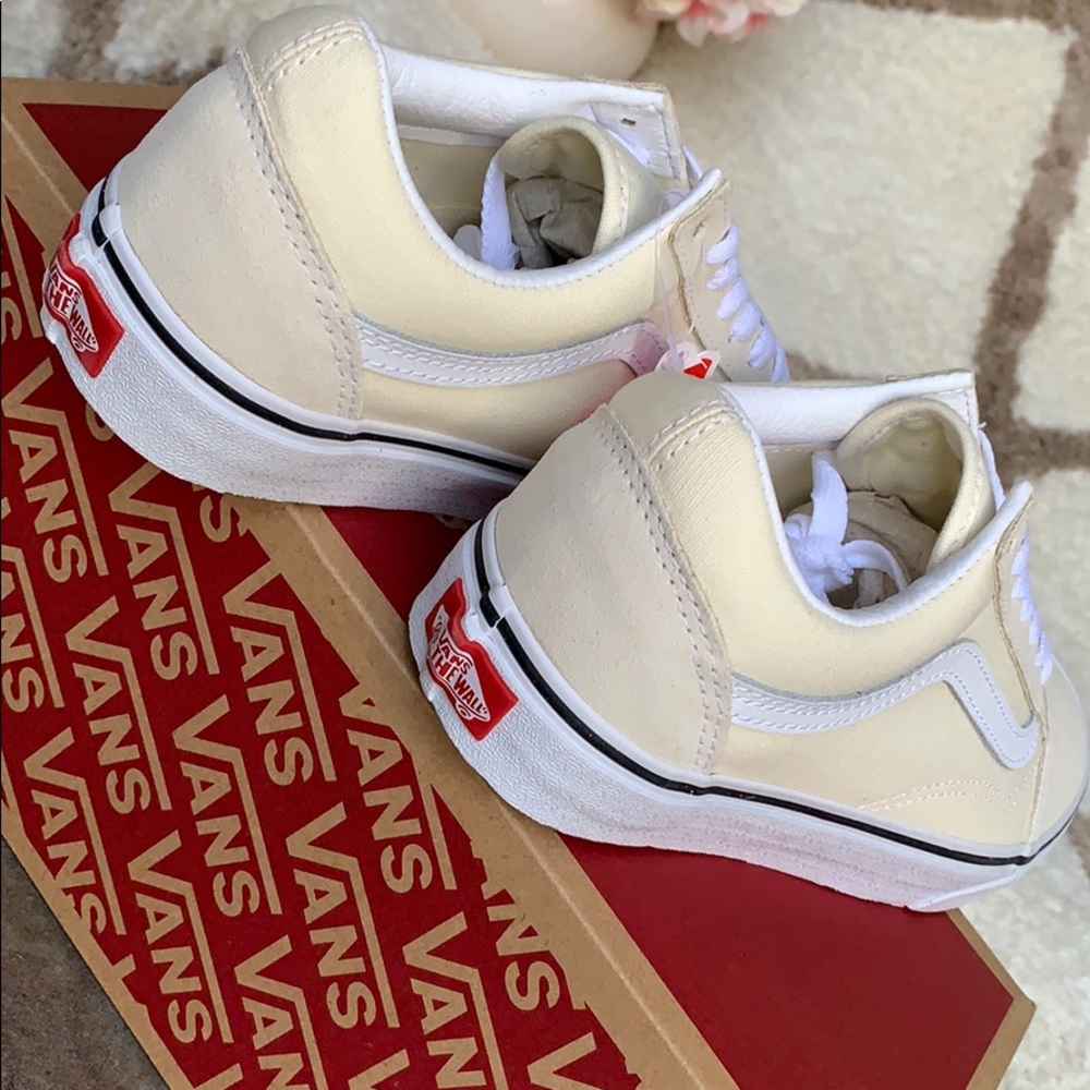 VANS OLD SKOOL CLASSIC WHITE/TRUE WHITE WMNS - Picture 11 of 16